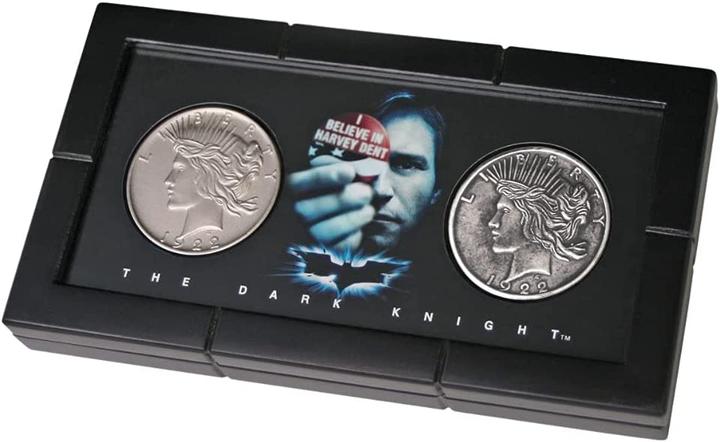 Image du produit Noble Collection Batman The Dark Knight réplique Harvey Dent Two-Face pièces de monnaie