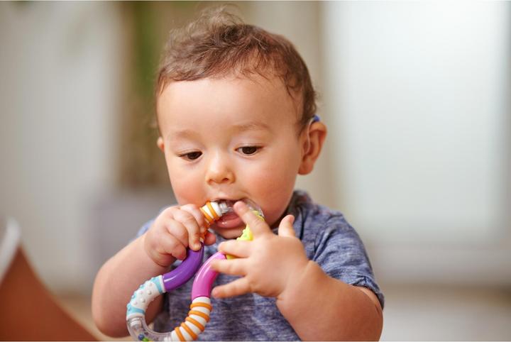 Actual product image Simba 104010177 - ABC Motor Eight Rattle, to rattle, grasp and twist, 16cm
