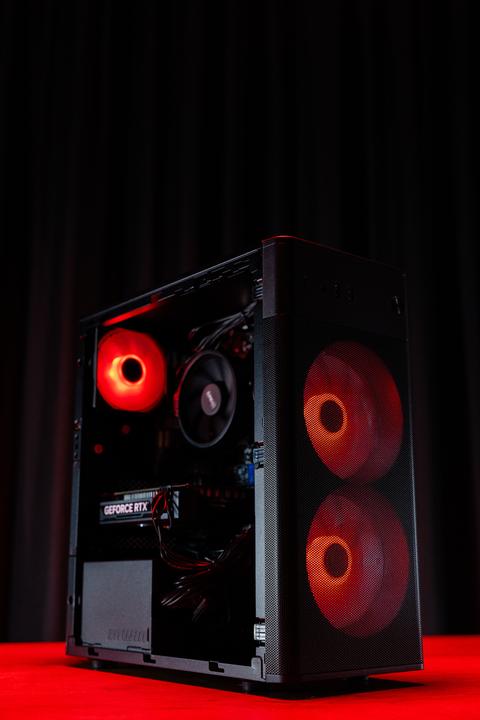 Image du produit Medion Recon E45 (AMD Ryzen 5 5500, 16 Go, 1000 Go, GeForce RTX 4060)