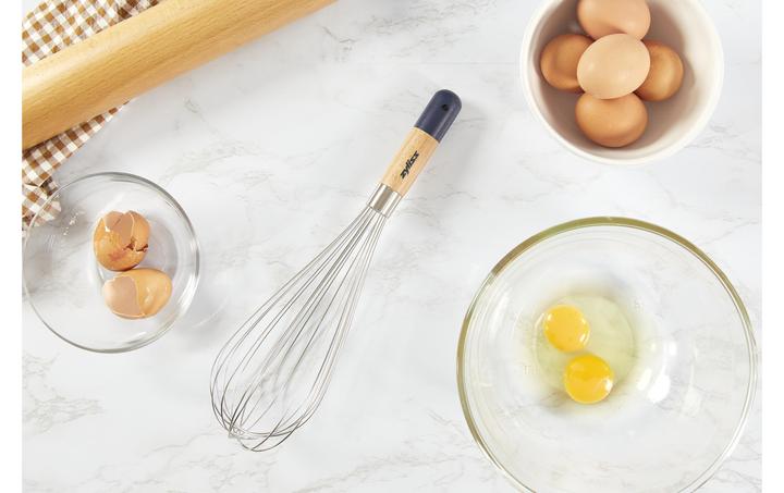 Actual product image Zyliss Whisk whisk light brown