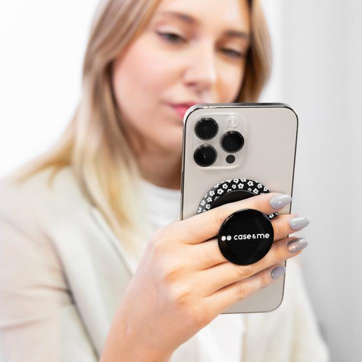 Actual product image Caseme Smartphone holder compatible with Magsafe