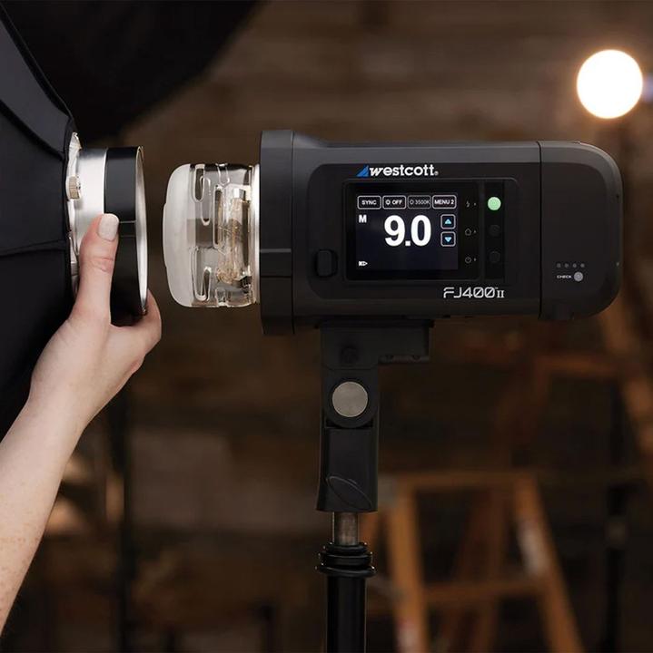 Produktbild Westcott FJ400 II Strobe 2 Light Backpack Kit with FJ X3 M Universal Wireless Trigger (Set, 400 Ws)