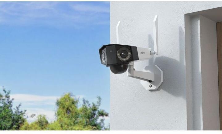 Actual product image Reolink Duo Series B750 (4608 x 1728 pixels)