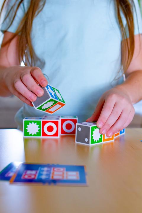 Produktbild Foxmind Crazy Cubes (mult) (Deutsch, Französisch, Italienisch, 1 - 4 Spieler)