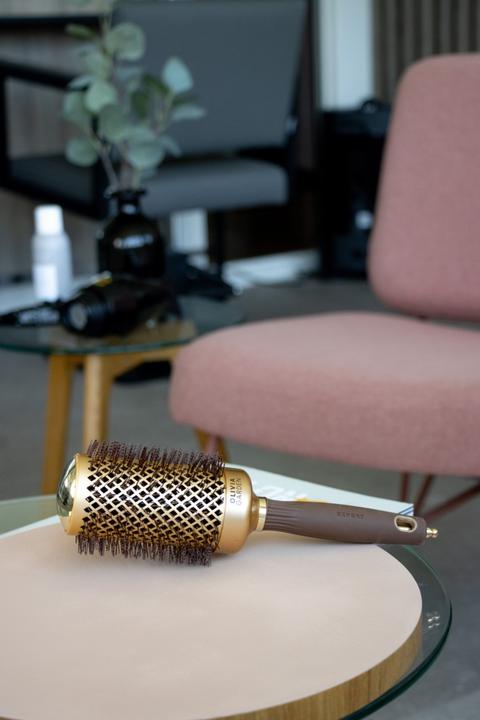 Actual product image Olivia Garden Expert Blowout Shine Wavy bristles Gold&Brown 80 mm