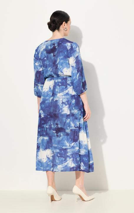 Immagine prodotto Ulla Popken Abito maxi con batik, effetto incrociato, scollo a V e maniche a 3/4 (54)