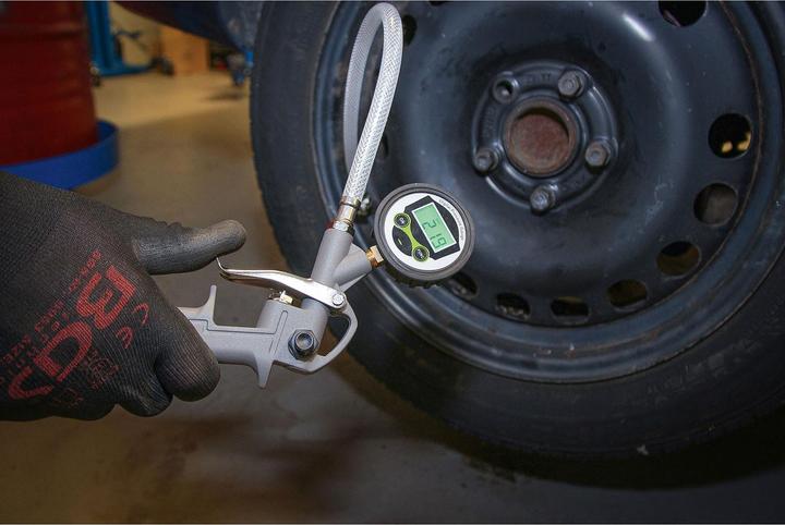 Produktbild BGS Druckluft-Reifenfüllpistole digital 0 - 8 bar