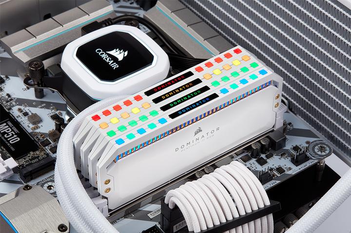 Productafbeelding Corsair Dominator Platinum RGB (2 x 32GB, 5600 MHz, DDR5 RAM, DIMM 288 pin)