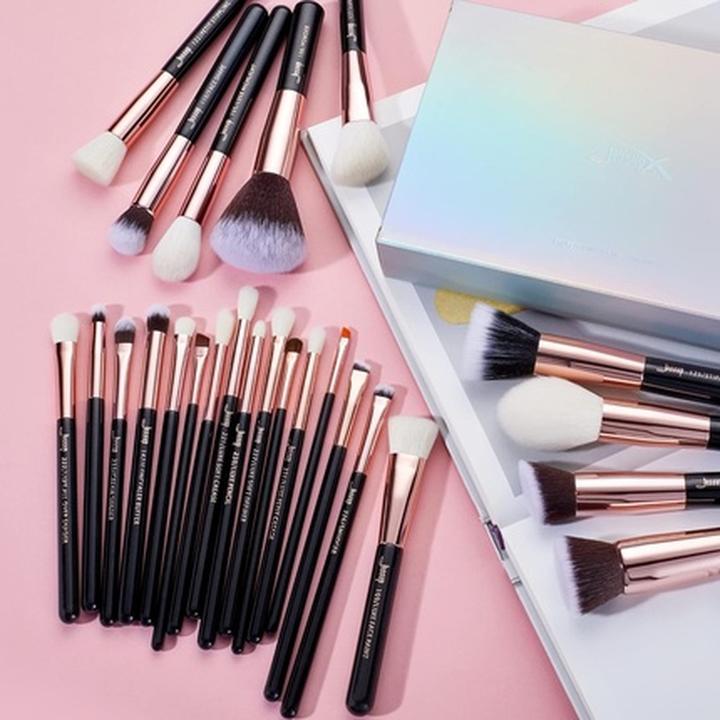 Actual product image Jessup Professional Make-up Set Beauty Cosmetics Foundation Powder Blusher Eye Shadow Blending Highlighter (Foundation)