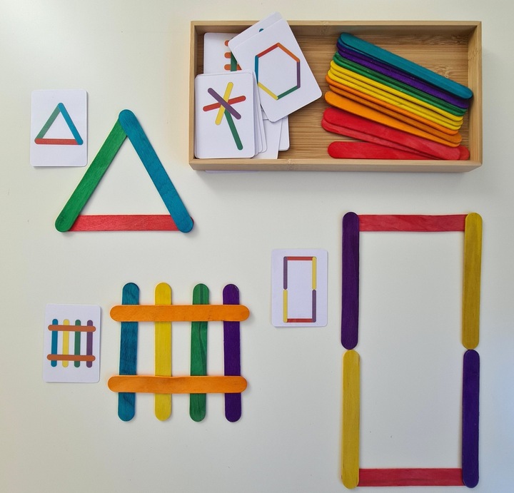 Immagine prodotto Activity Board Set di giochi educativi, gioco di abilità motorie, gioco di posa con bastoncini di legno e carte