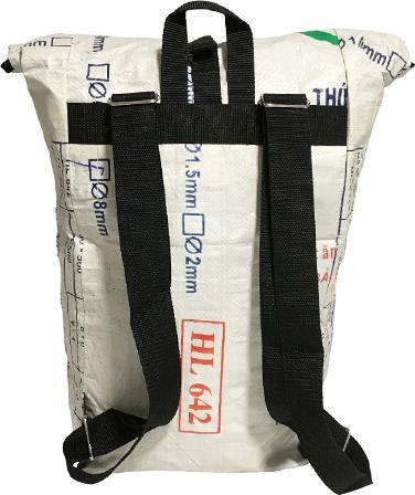 Actual product image Bekos Upcycling - Kurierrucksack aus recycelten Fischfuttersäcke weiss (40 l)