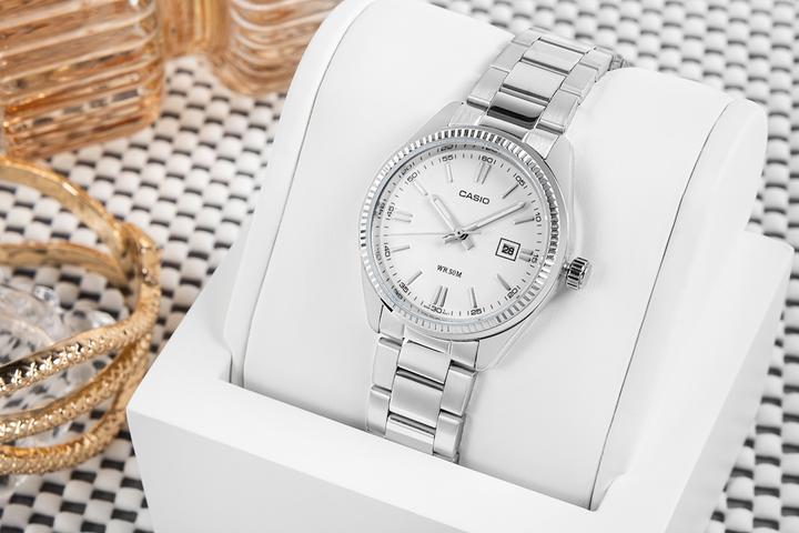 Produktbild Casio LTP-1302PD-7A1VEG (Analoguhr, 30.20 mm)