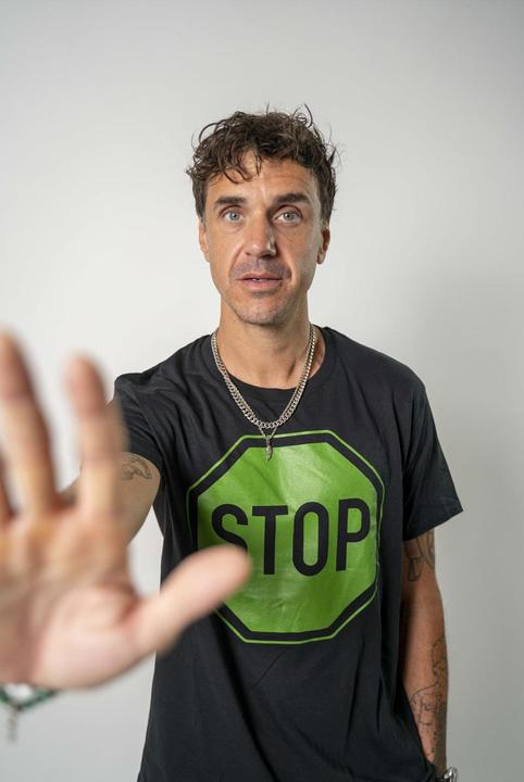 jan SEVEN dettwyler Kort op Stop Shirt zwart (Unisex)