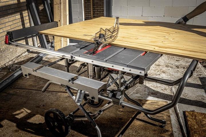 Actual product image Skil BT1E1343AA Tischsäge mit klappbarem und mobilem Sockel 254mm 2000W