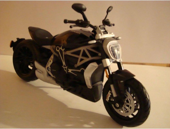 Produktbild Maisto 1/12 Motorrad Ducati X Diavel S