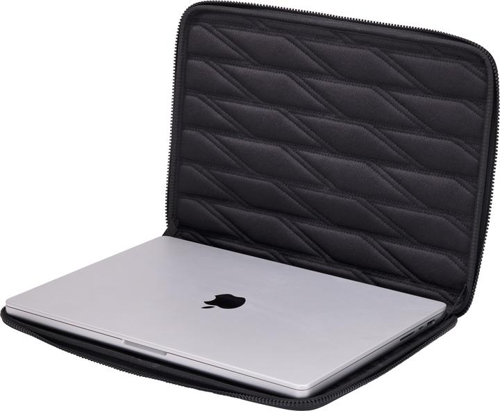 Actual product image Thule Gauntlet 5 MacBook Sleeve (16", Apple)