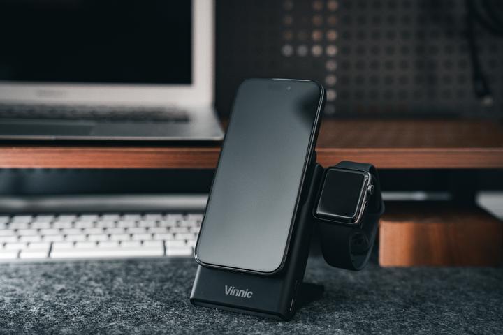 Immagine prodotto Vinnic AELLO PEAK Charging Dock (5000 mAh, 15 W, 15 Wh)