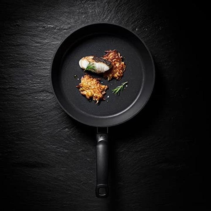 Actual product image Fissler Frying pan levital comfort with beading effect new version 26 cm INDUCTION (Frying pan, Aluminium, 26 x 6.50 cm)