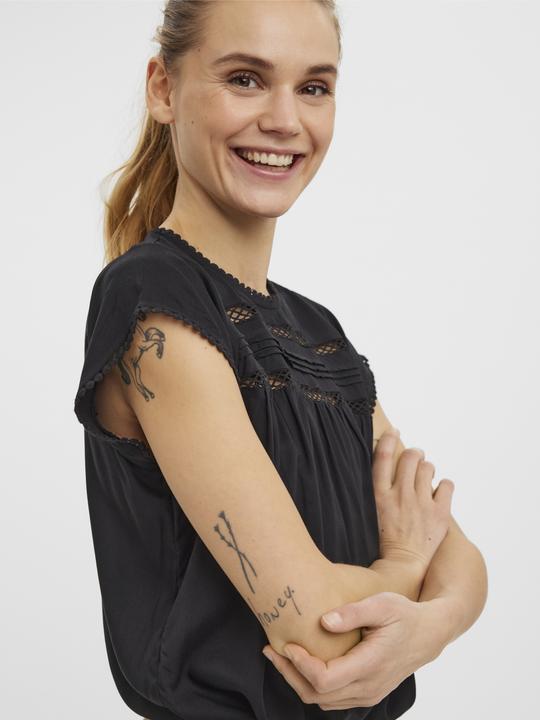 Actual product image Vero Moda Lace top with short sleeves (M)