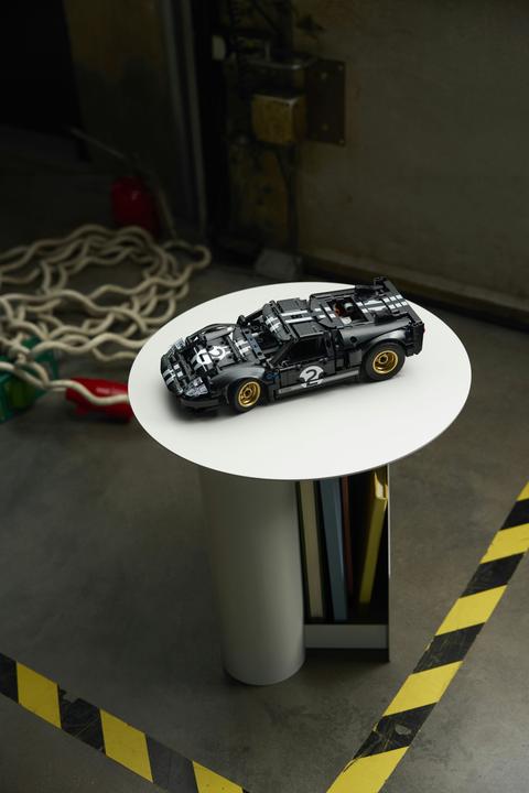 Image du produit LEGO 1966 Ford GT40 MKII Rennwagen (42223, LEGO Technic)