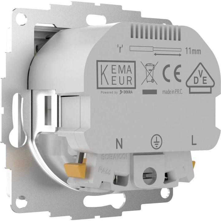 Actual product image 2USB 2U-449511 1-gang socket outlet with earthing contact and USB charging output