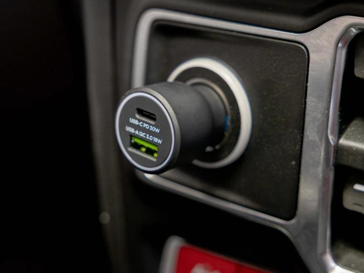 Image du produit Quad Lock Dual USB-C 48W Car Charger