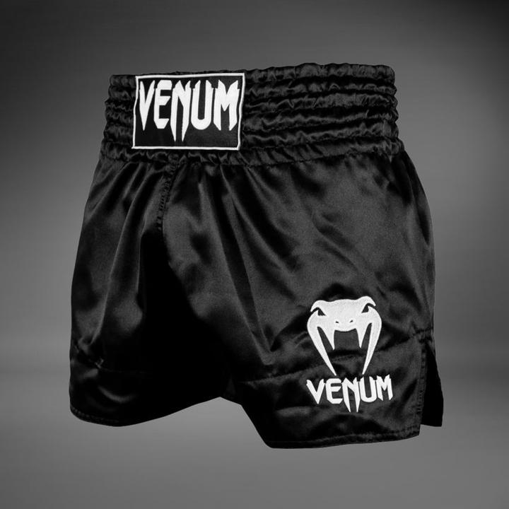 Produktbild Venum Muay Thai Shorts Classic Schwarz/Weiss (XXL)