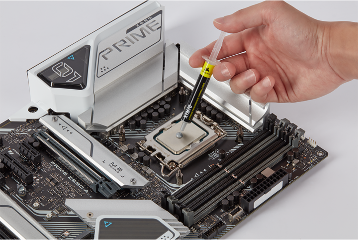 Actual product image Corsair XTM70 Extreme Performance Thermal Paste Kit, 3g (3 g)