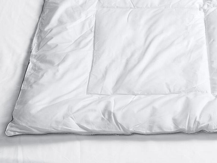 Actual product image Beliani Howerla (1848 g, 220 x 240 cm)