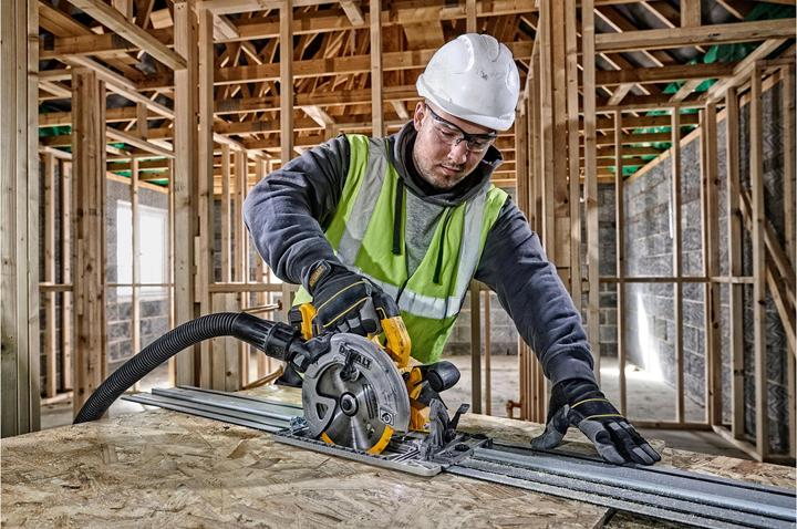 Actual product image DeWalt Handheld circular saw