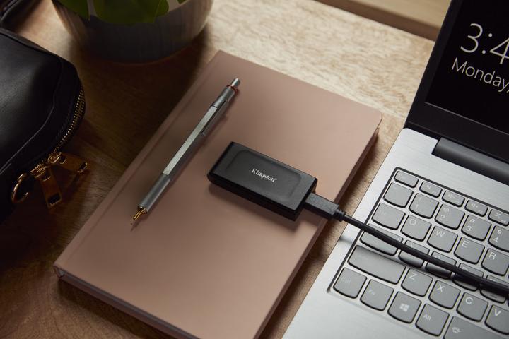 Produktbild Kingston XS1000 (1 TB)