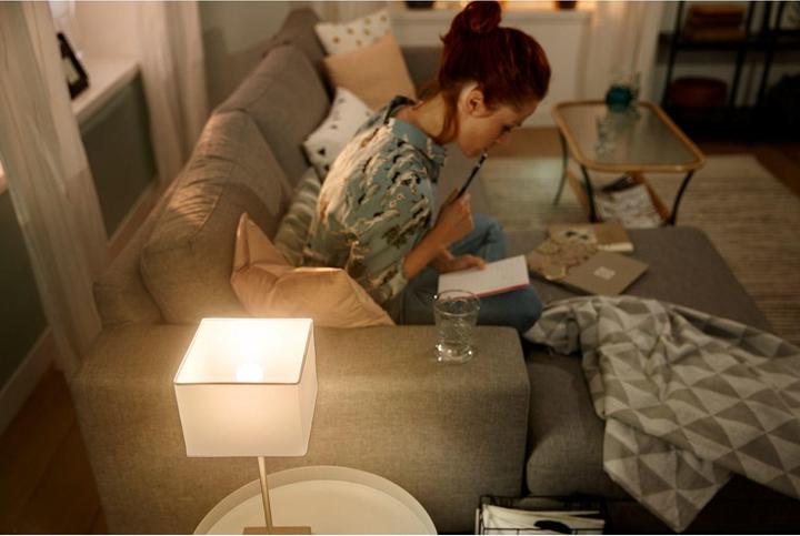 Actual product image Philips Hue White Luster (E14, 5.70 W, 470 lm, 2 x, G)