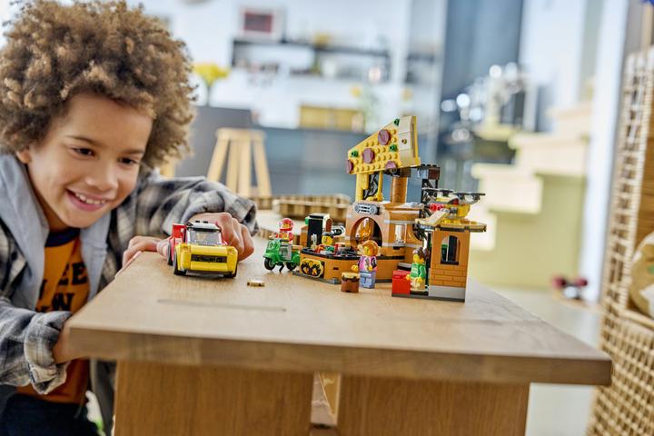 Produktbild LEGO Pizza-Liefererlebnis mit Fahrzeugen (60496)