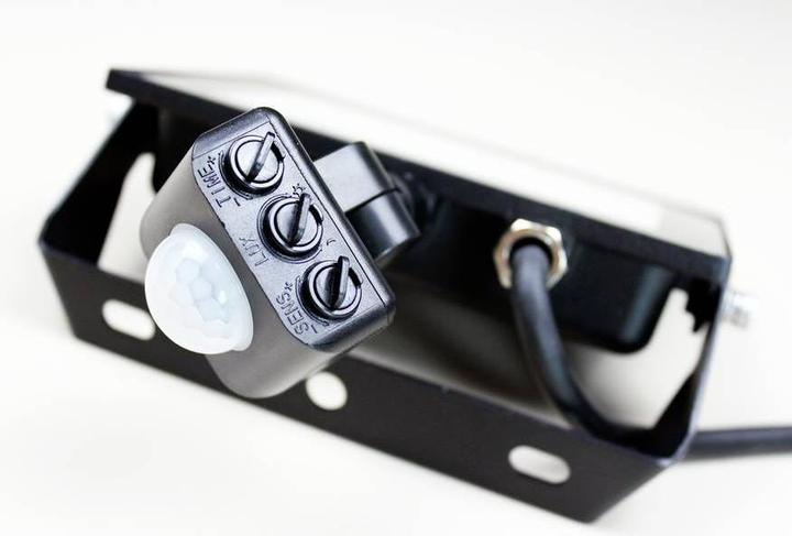 Produktbild Heitronic BOLTON 2.0 VO-501417 LED-Aussenstrahler 30 W Warmweiss (2505 lm, IP44)