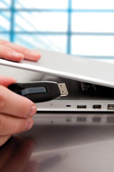Actual product image Verbatim Store n Go V3 (16 GB, USB-A)