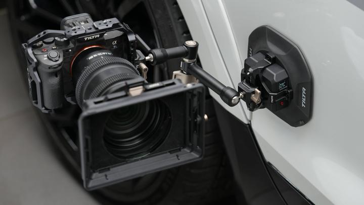 Actual product image Tilta Hydra Electronic Suction Cup with Multi-Functional Mounting Bracket (Mounting bracket)