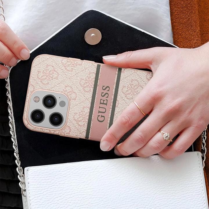 Image du produit Guess Hard Cover 4G Printed Stripe (Apple iPhone 12, Realme 12 Pro+)