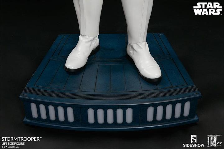 Actual product image Sideshow Star Wars Life-Size Statue Stormtrooper 198 cm