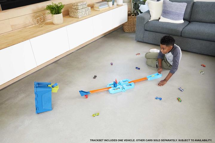 Actual product image Hot Wheels Track Builder Unlimited Stunt Crash Box