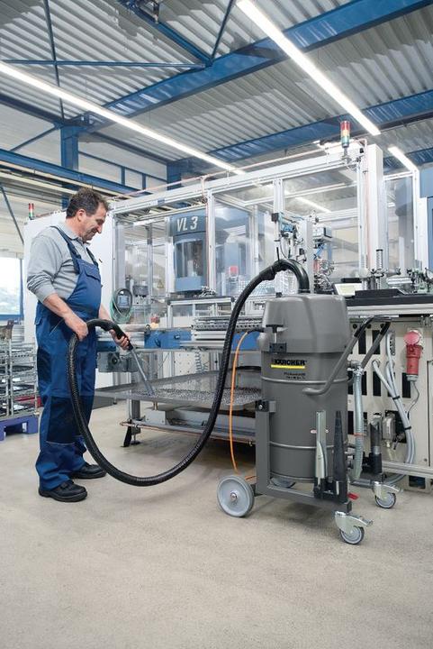 Actual product image Kärcher Industrial vacuum cleaner IVR-L 65/12-1 Tc (Wet dry vacuum cleaner)