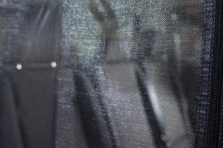 Produktbild VanQuito Moskitonetz mit Schiebetüren, rechts