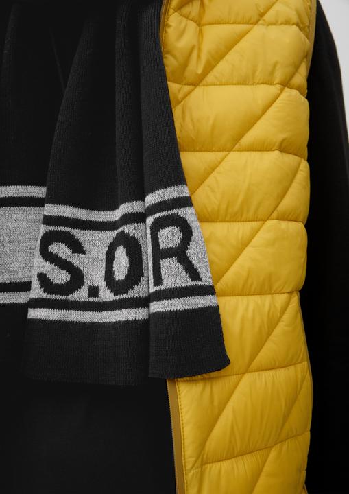 Actual product image s.Oliver Schal im Jacquard-Design