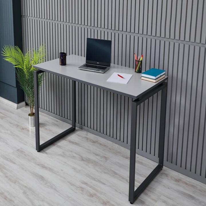 Produktbild Mmx metal Schreibtisch aus Metall, Hellgrau farbene Platte und schwarzes Gestell, Computertisch, ein (140 x 70 x 73 cm)
