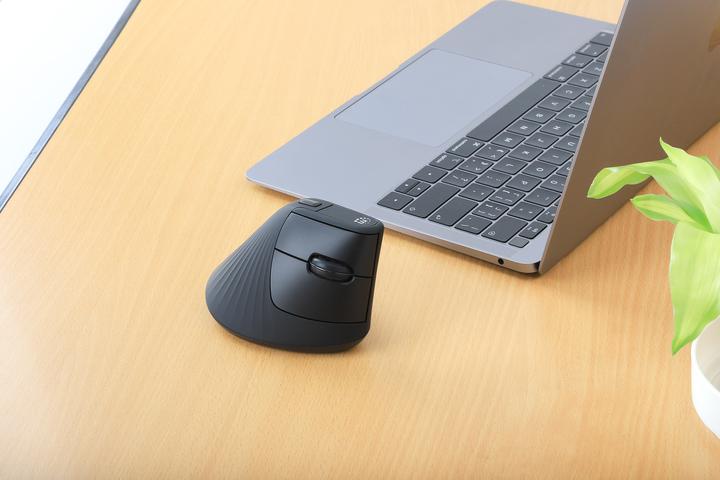Actual product image Manhattan Vertical Ergonomic Wireless USB Mouse (Wireless)