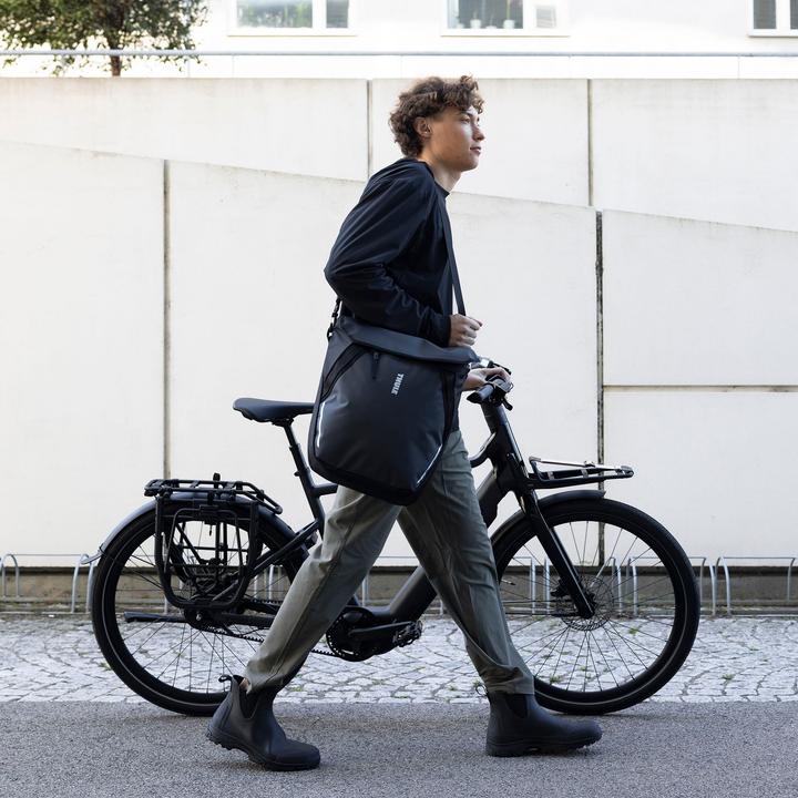 Actual product image Thule Chasm Courier (22 l, Rear rack bag)