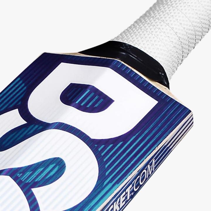 Actual product image DSC Blu 2000 Willow Cricket Bat (33.86")
