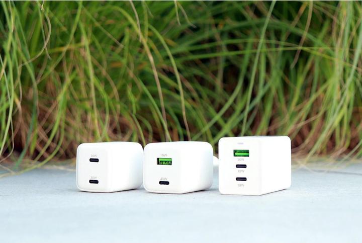 Produktbild Mobiparts GaN Wall Charger USB-Cx2/USB-A3.0/QC 65W White (65 W)