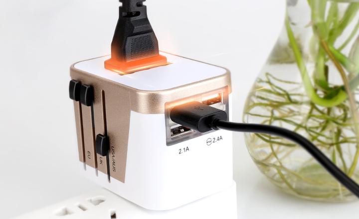 Actual product image Effect Audio Lionheart Travel Adapter Orange NL