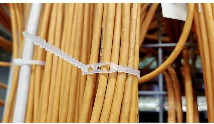 Produktbild Steffen Kabelbinder natur 234mm x 5.5mm lösbar, Pack à 100 Stk. (234 mm, 100 Stk.)