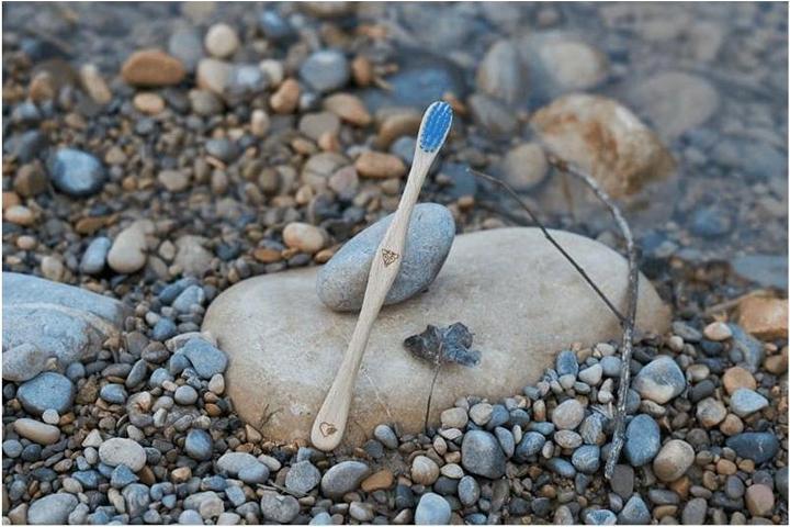 Immagine prodotto Liebwerk Spazzolino da denti in legno di cervo per bambini (Morbido, 1 x)